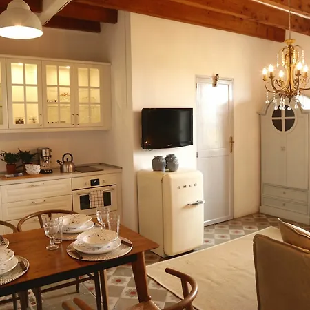 Station Salinas Apartment